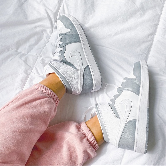 Nike custom light grey air jordan 1 mid sneakers - Picture 3 of 4